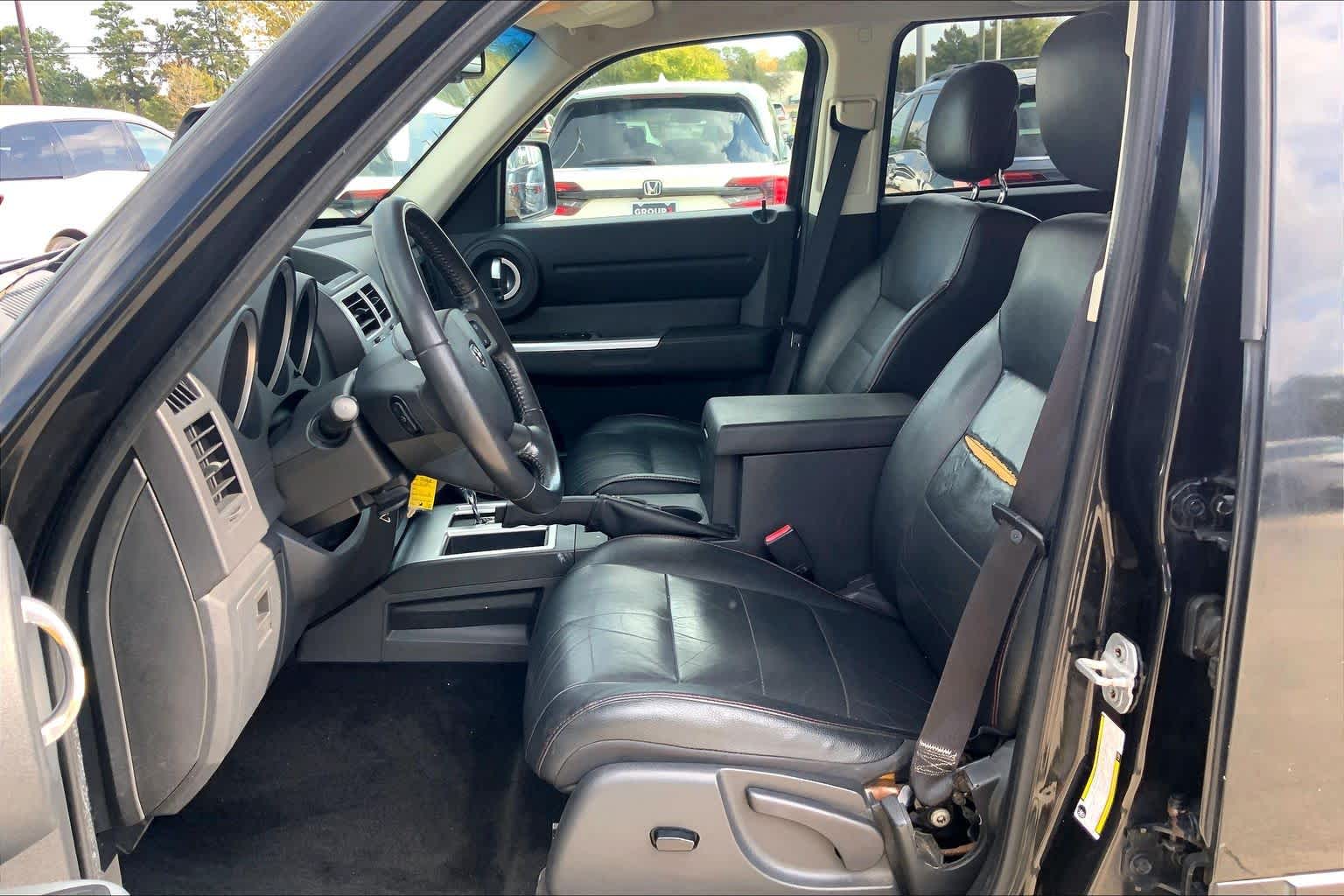 2011 Dodge Nitro Shock photo 4