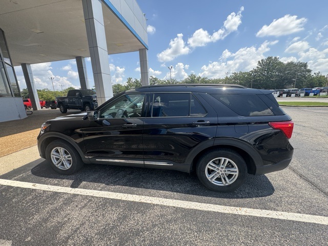 2022 Ford Explorer XLT photo 2