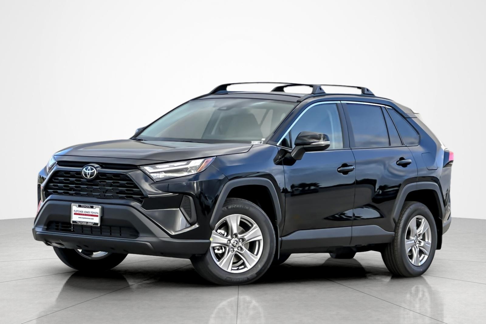 2025 Toyota RAV4 XLE's photo