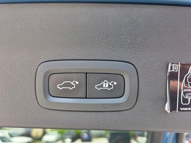 2022 Volvo C40 Recharge photo 18