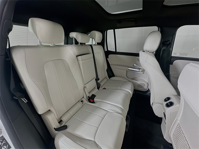 2026 Mercedes Benz GLB 250 photo 23