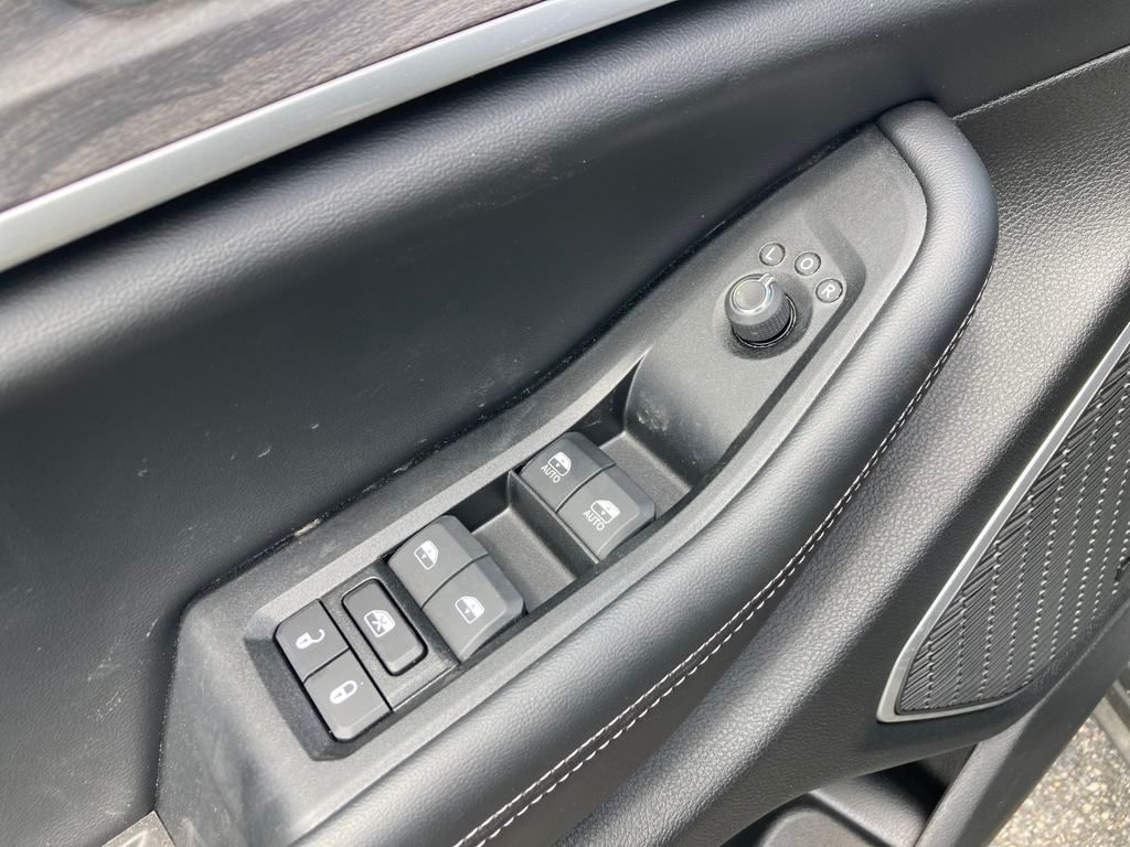 2024 Jeep Cherokee Limited 4xe photo 11