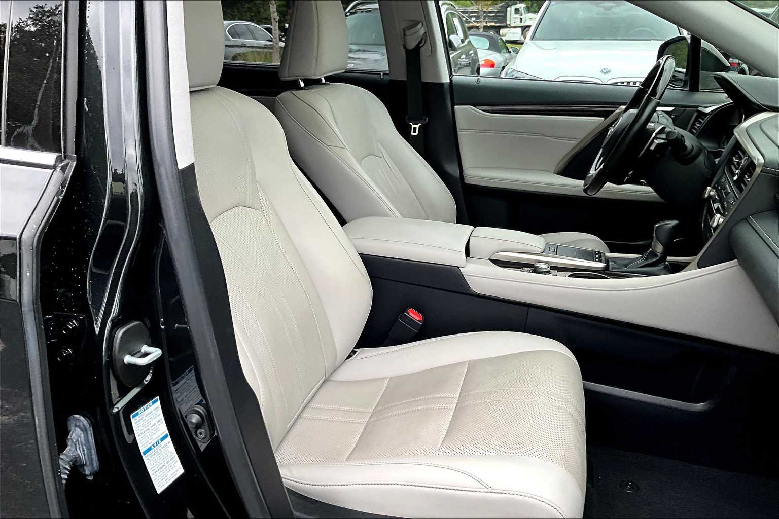 2021 Lexus RX Luxury AWD photo 8