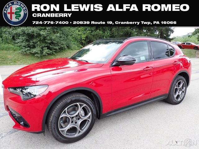 2025 Alfa Romeo Stelvio Base