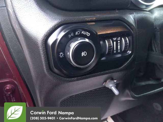 2021 Jeep Wrangler Unlimited Sahara Altitude photo 13