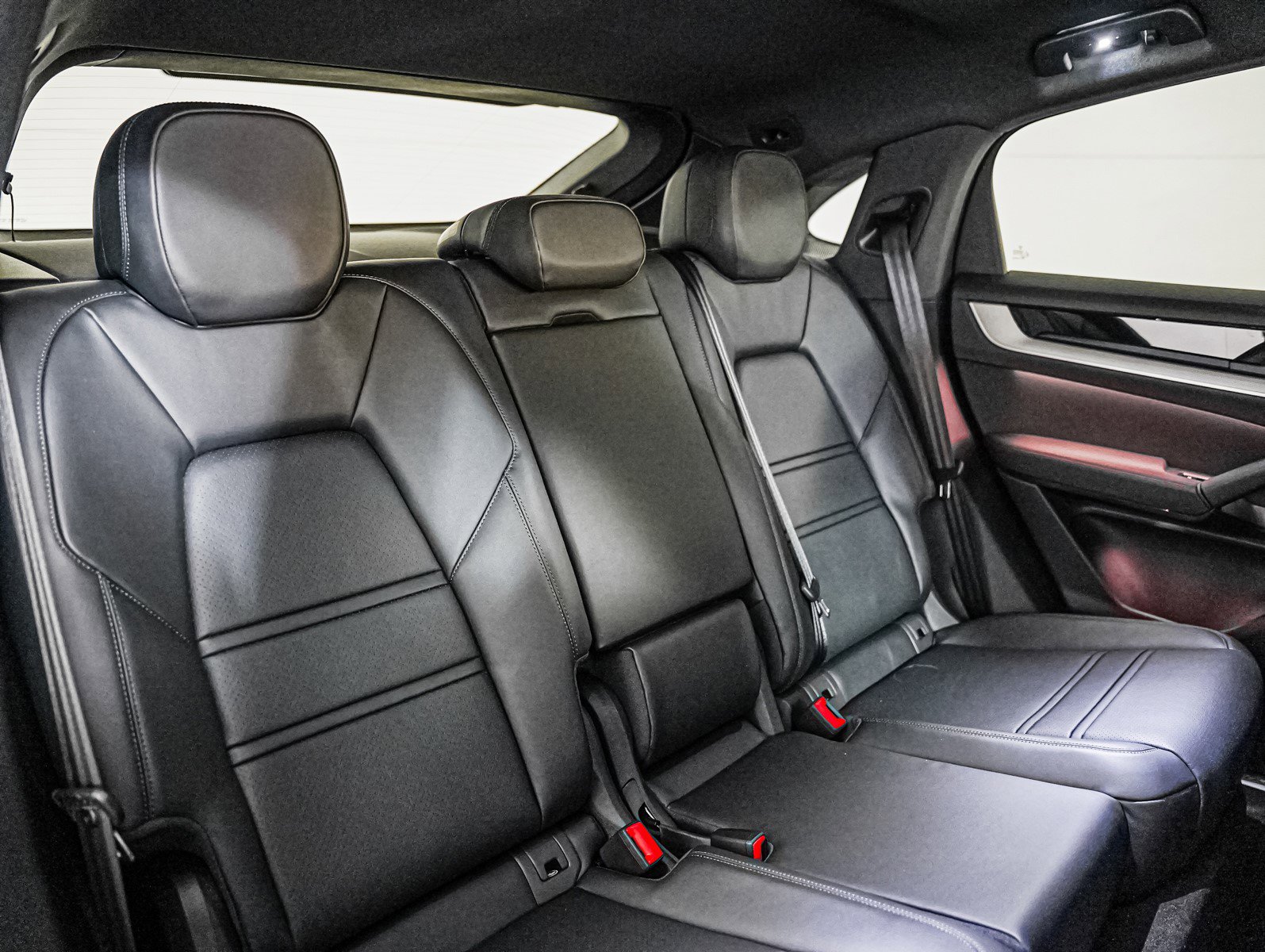 2025 Porsche Cayenne E-Hybrid Coupe photo 6
