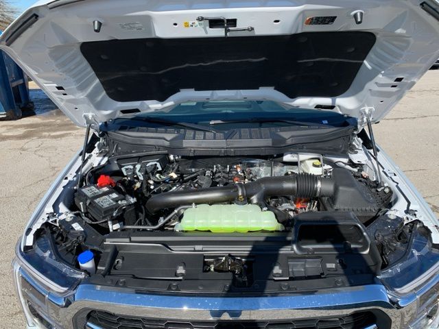 2025 Ford F-150 Lariat photo 14