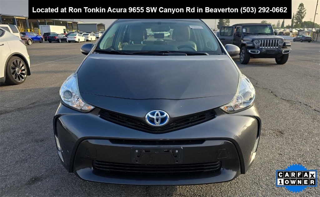 2017 Toyota Prius V Four photo 3