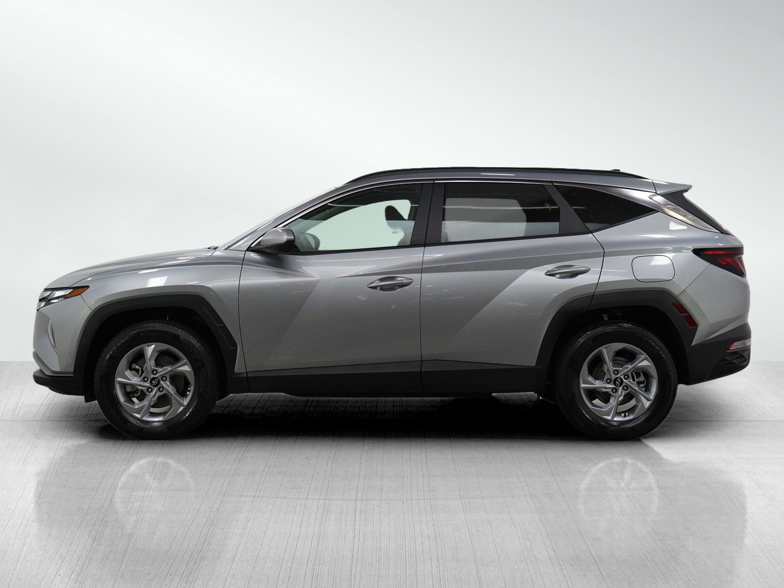 Used 2024 Hyundai Tucson SEL with VIN 5NMJBCDE8RH388551 for sale in Bloomington, Minnesota