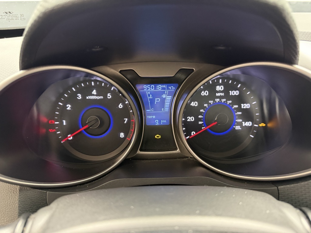 2016 Hyundai Veloster Base photo 4