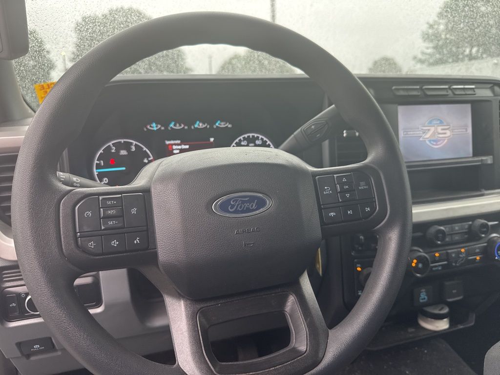 2023 Ford F-250 XL photo 9