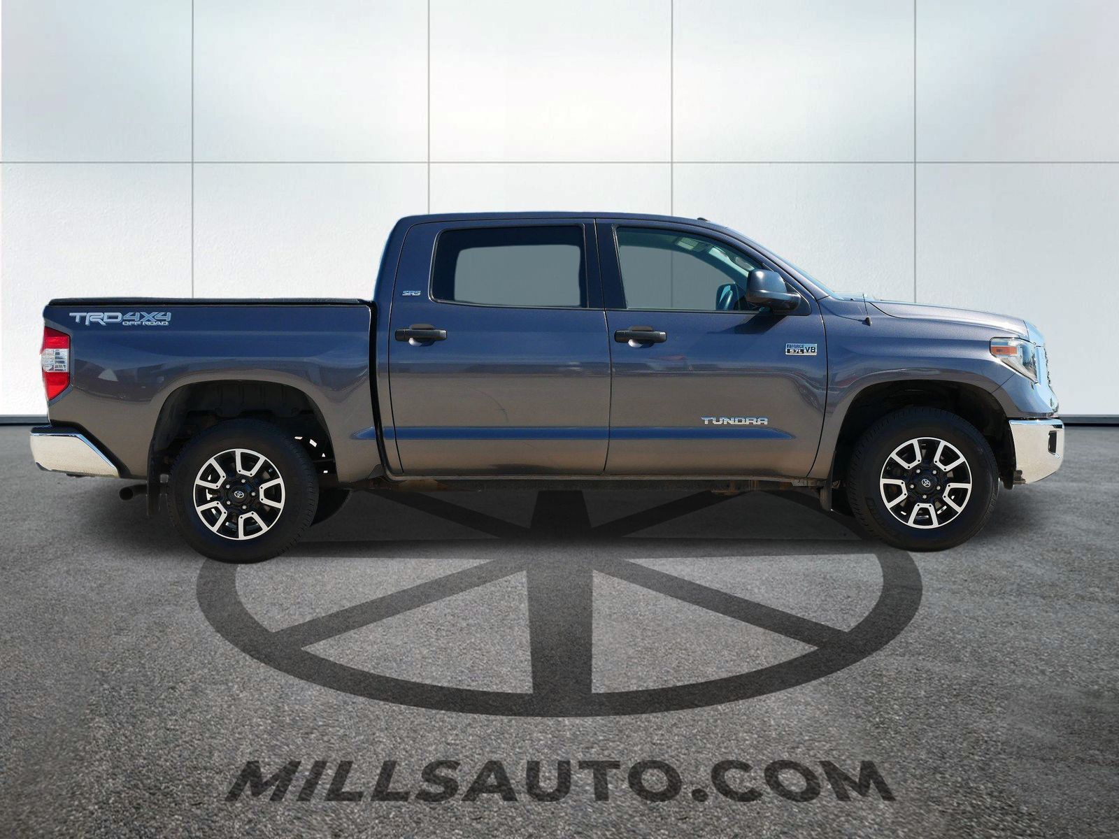 2018 Toyota Tundra SR5 photo 6