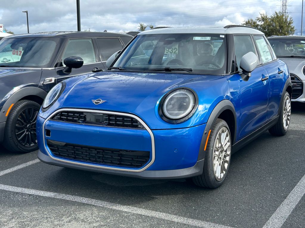2026 Mini Cooper 4 Door Hardtop Signature photo 2