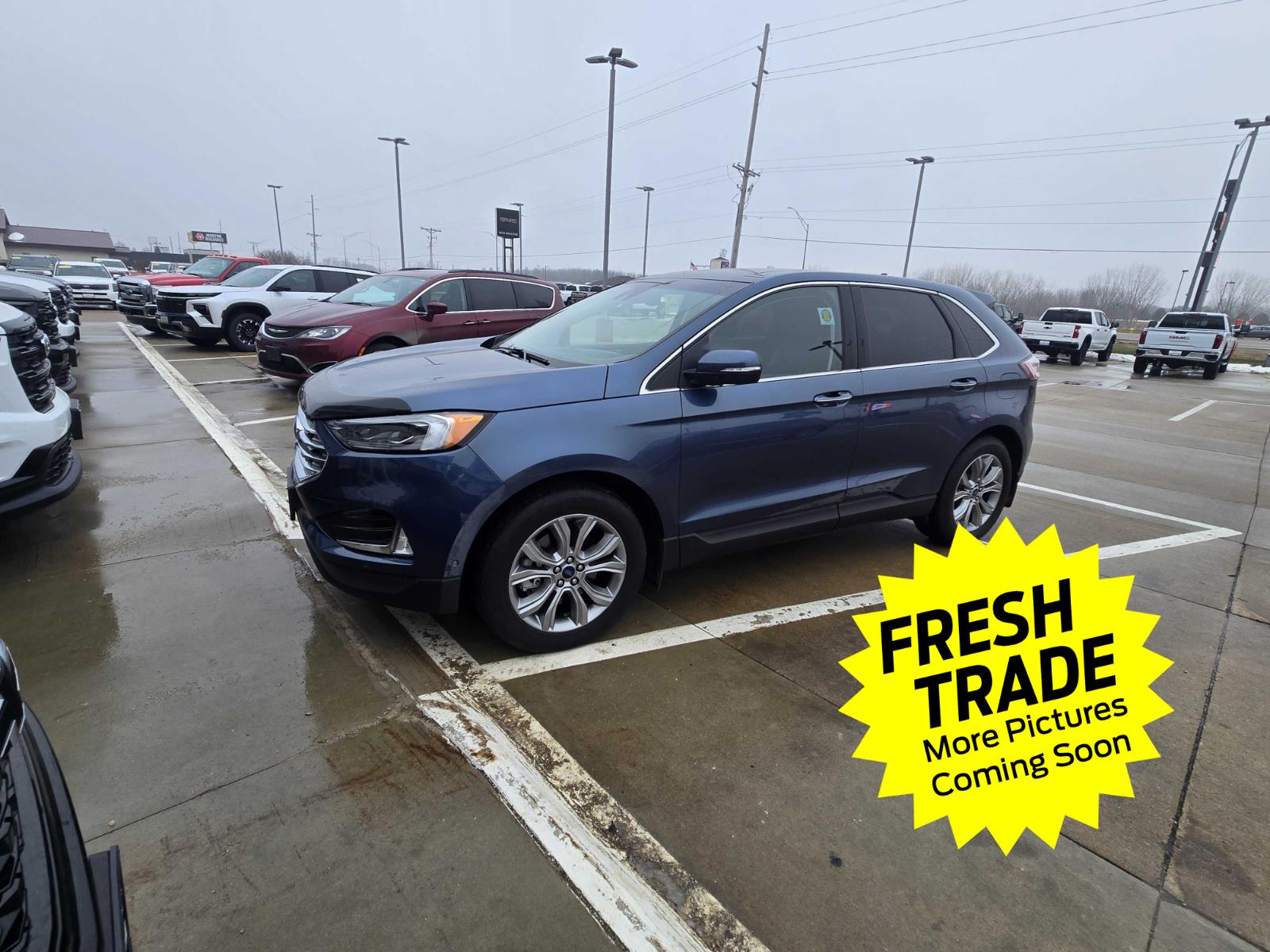 2019 Ford Edge Titanium's photo