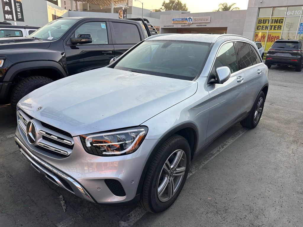 2021 Mercedes Benz GLC 300 photo 2