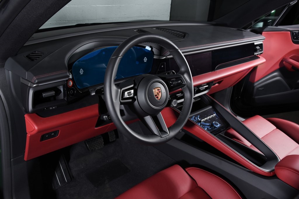 2025 Porsche Macan Electric photo 4