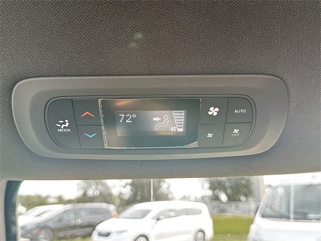 2025 Chrysler Voyager LX photo 21