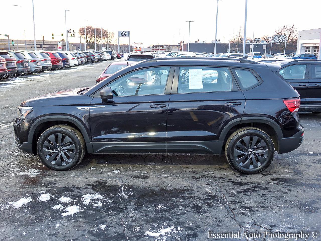 2024 VOLKSWAGEN TAOS - Image 3