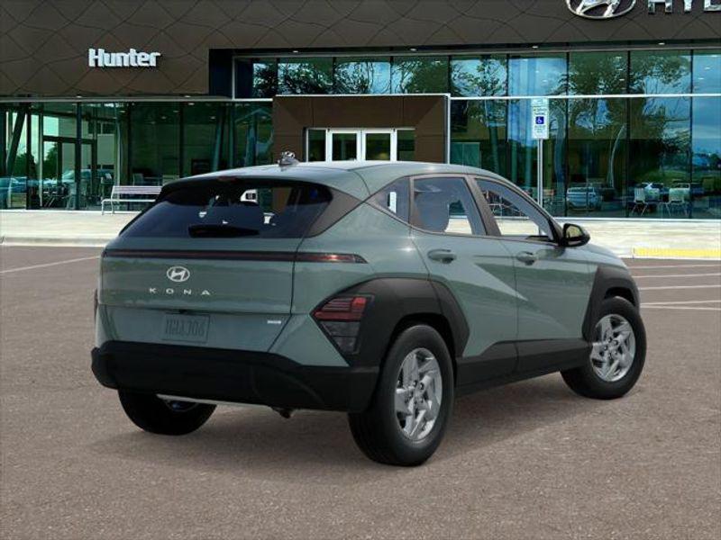 2026 Hyundai Kona SE photo 2