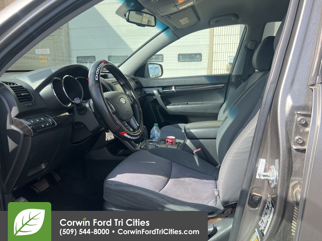 2013 Kia Sorento LX photo 9