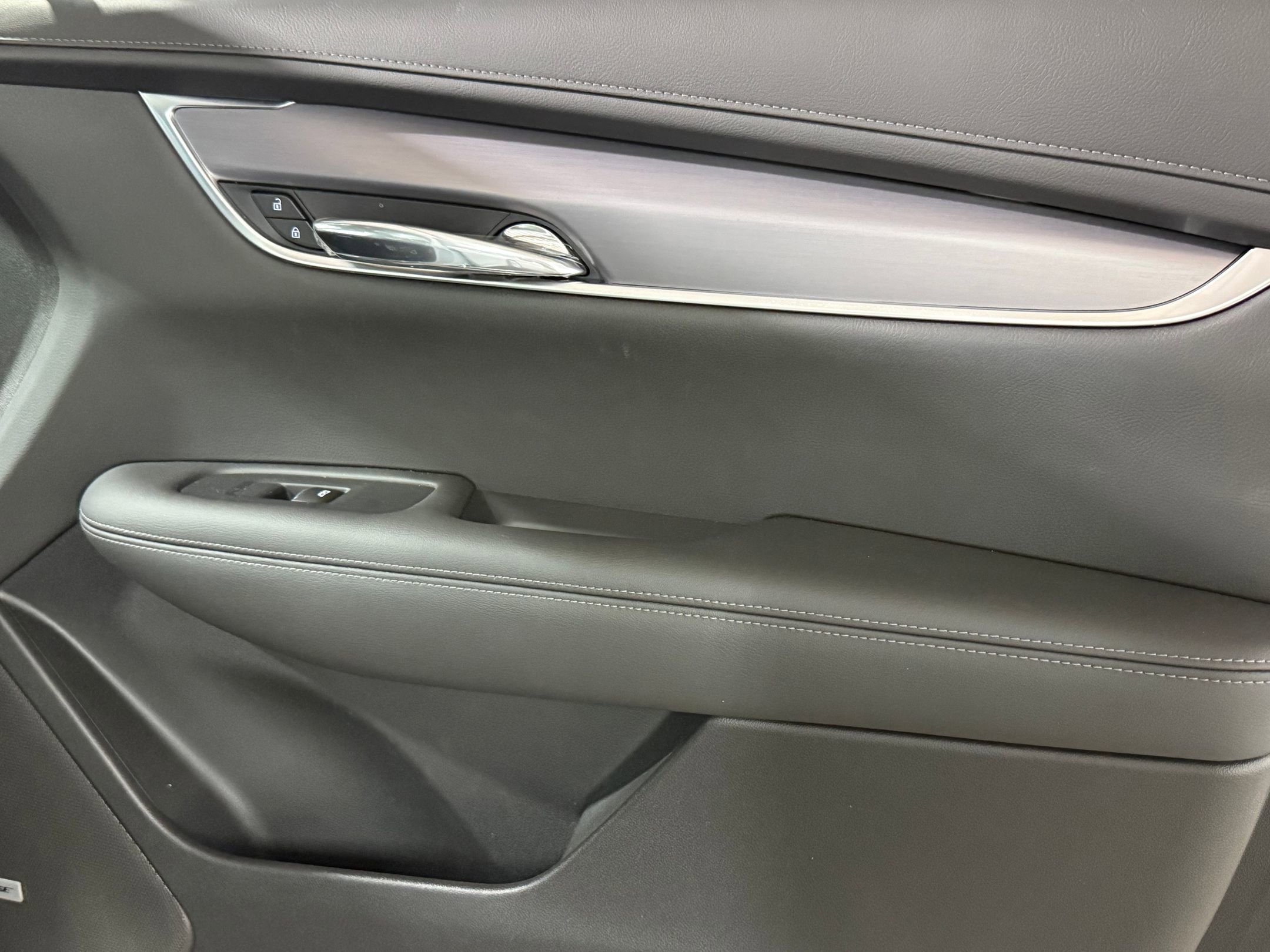 2025 Cadillac XT6 Luxury photo 17