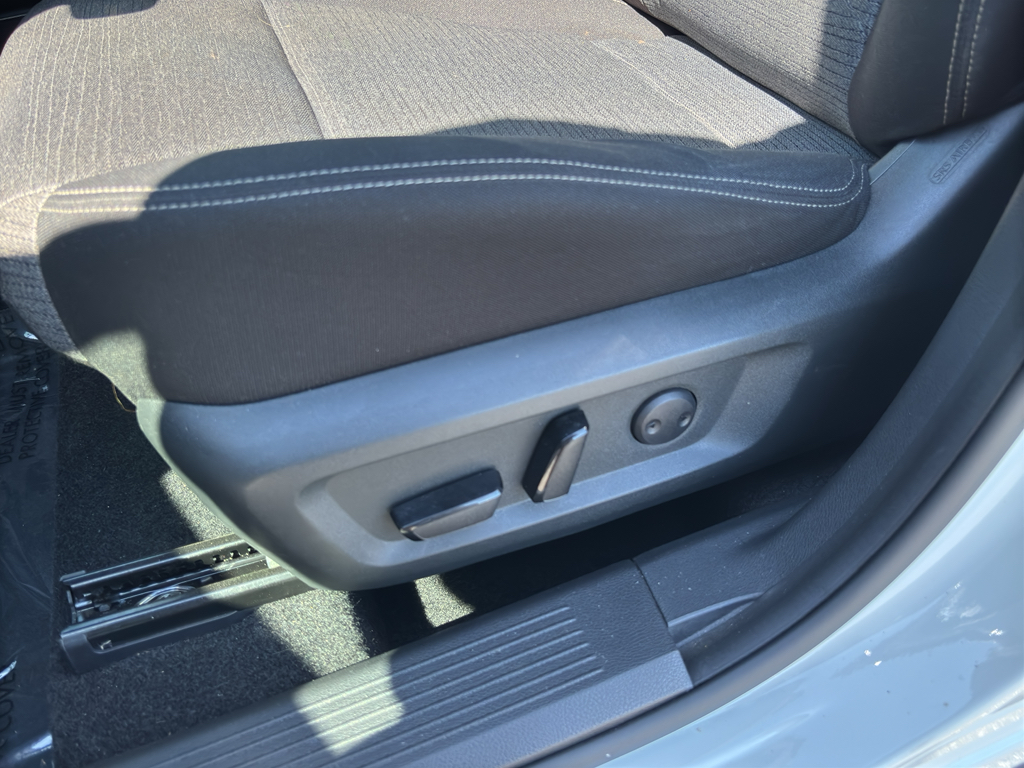 2021 Nissan Rogue SV photo 21
