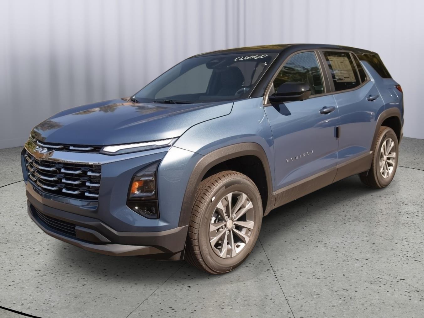 2026 Chevrolet Equinox LT photo 2
