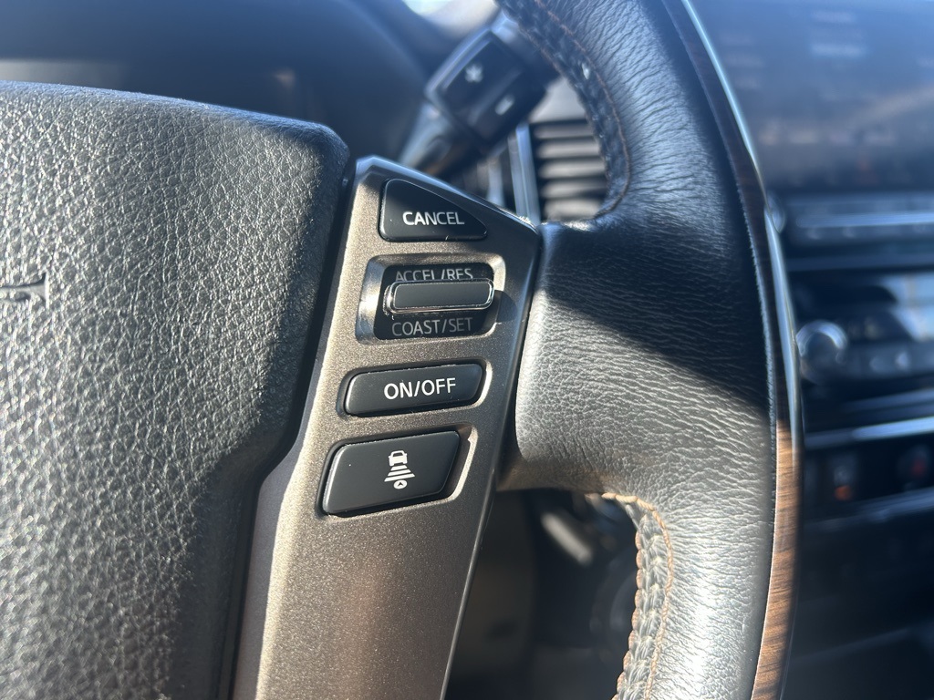 2020 Nissan Titan Platinum Reserve photo 15