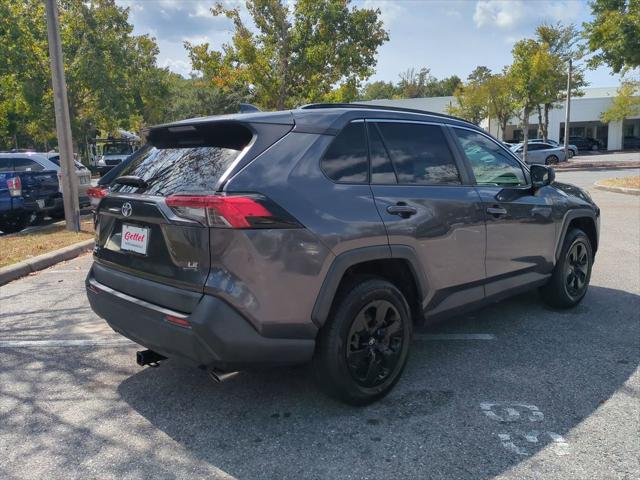 2019 Toyota RAV4 LE photo 4