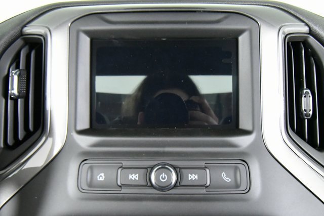 2025 Chevrolet Silverado 1500 photo 3