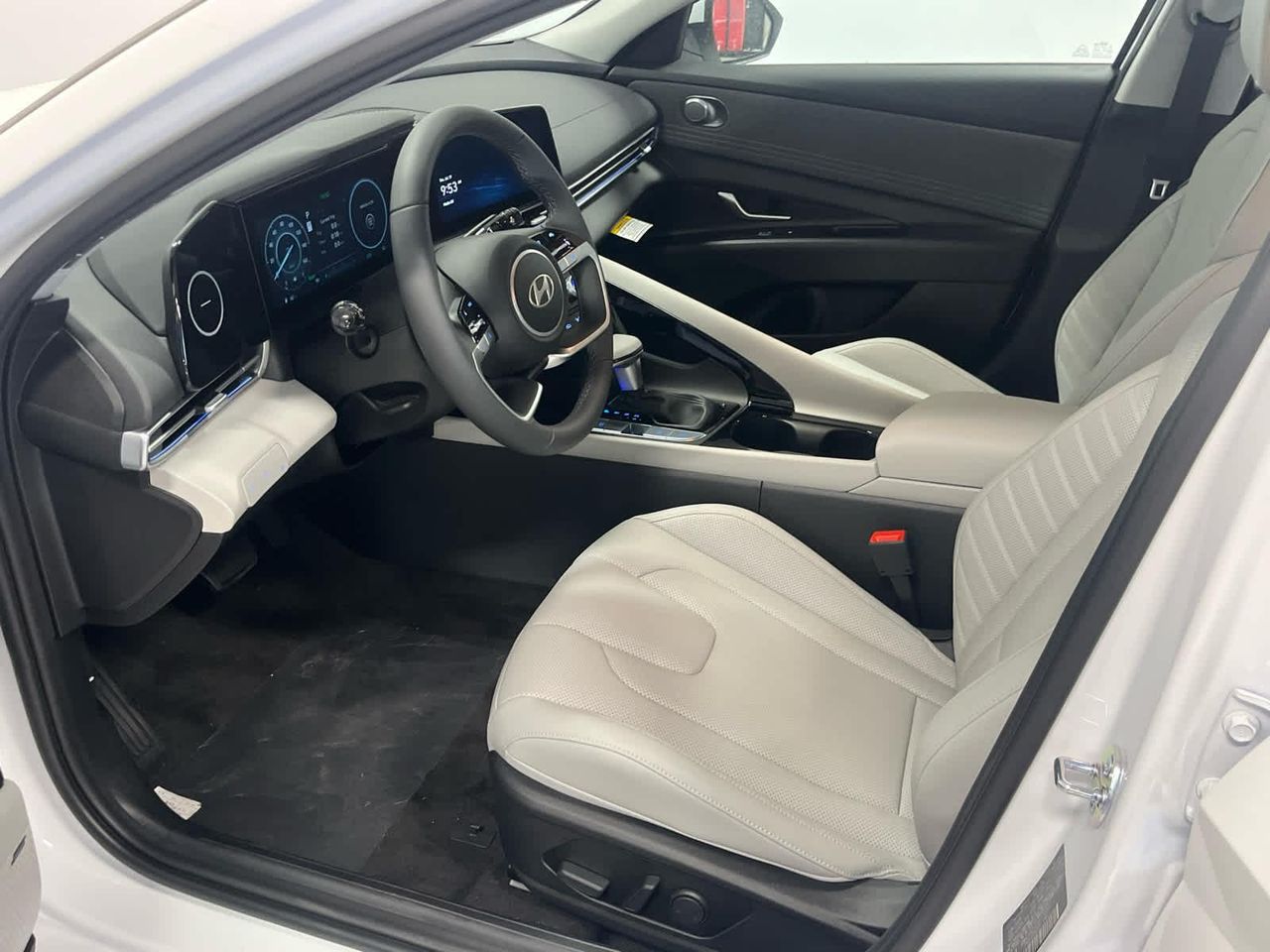 2025 Hyundai Elantra Hybrid Limited photo 28