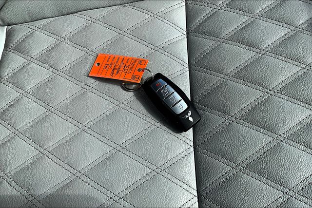 2024 Mitsubishi Outlander SEL photo 9