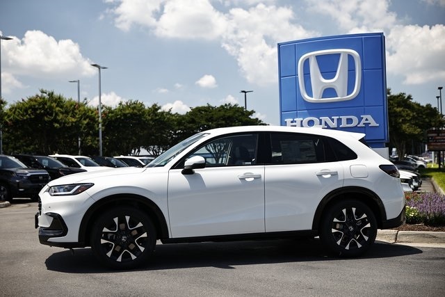 2026 Honda HR-V EX-L photo 3