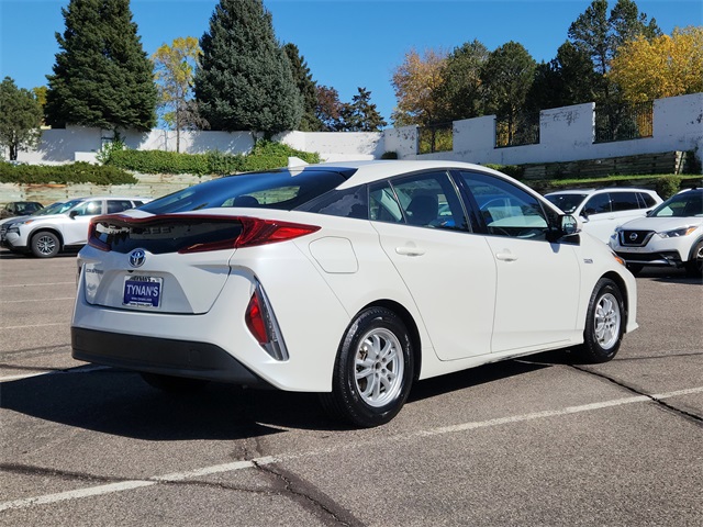 2017 Toyota Prius Prime photo 2