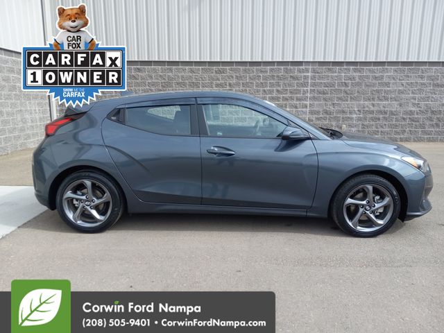 2020 Hyundai Veloster 2.0L Premium photo 2