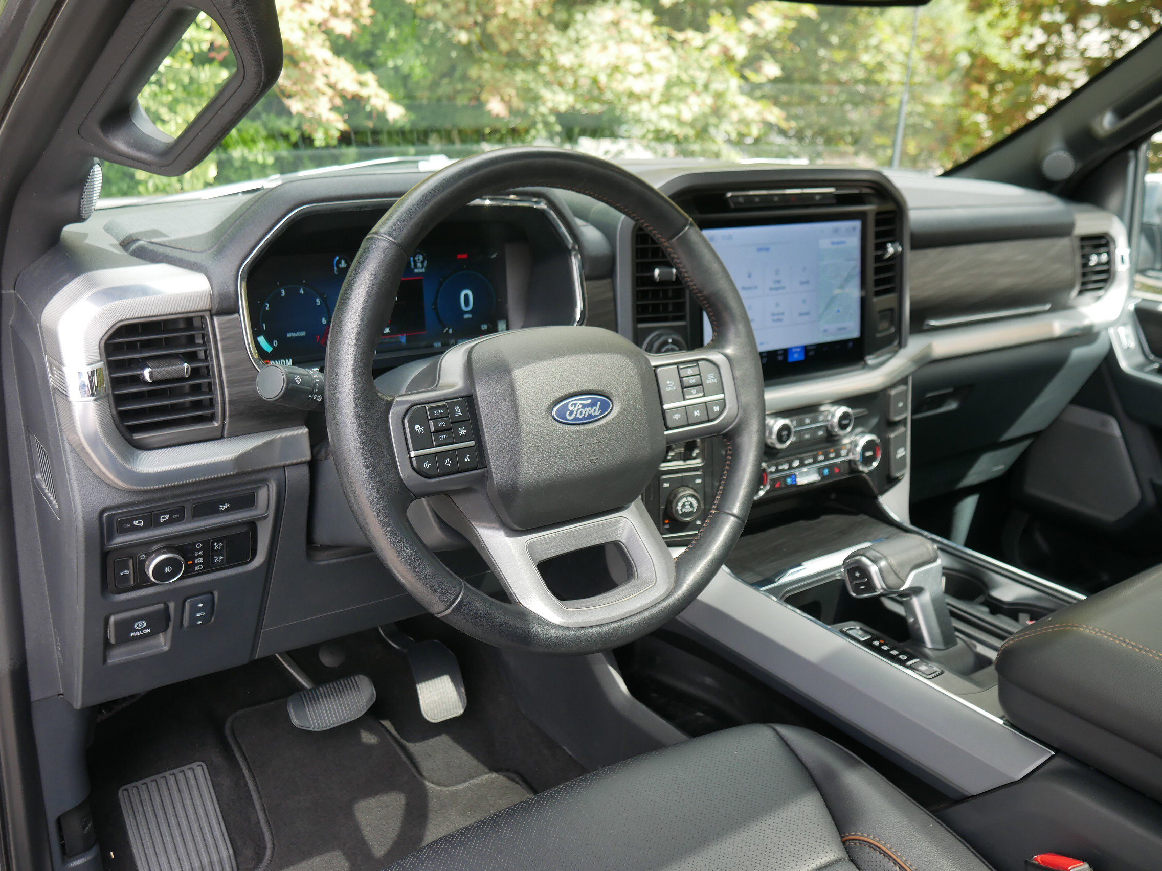 2024 Ford F-150 Lariat photo 3