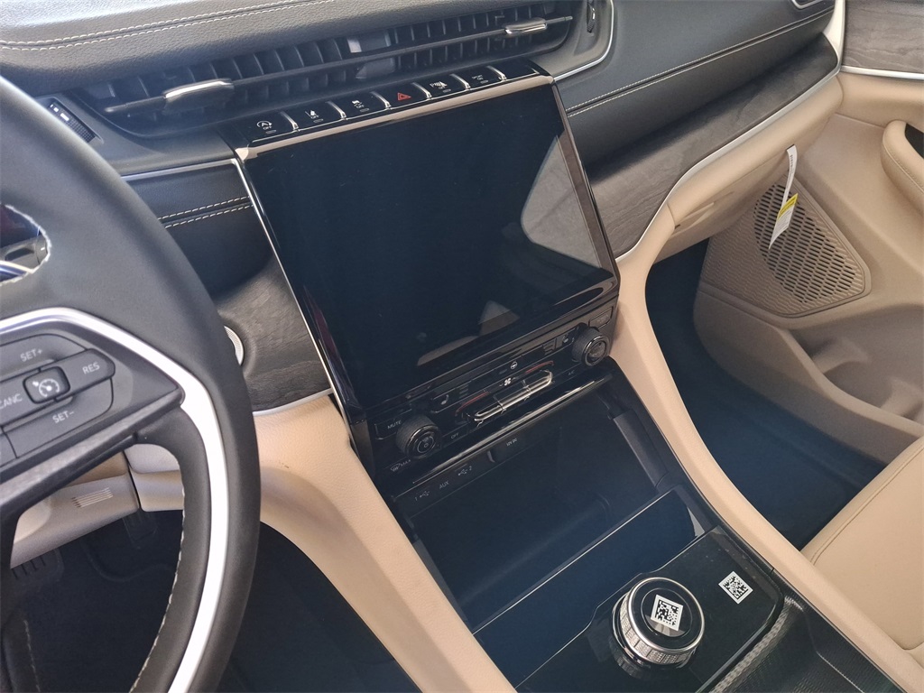 2025 Jeep Grand Cherokee Limited photo 21