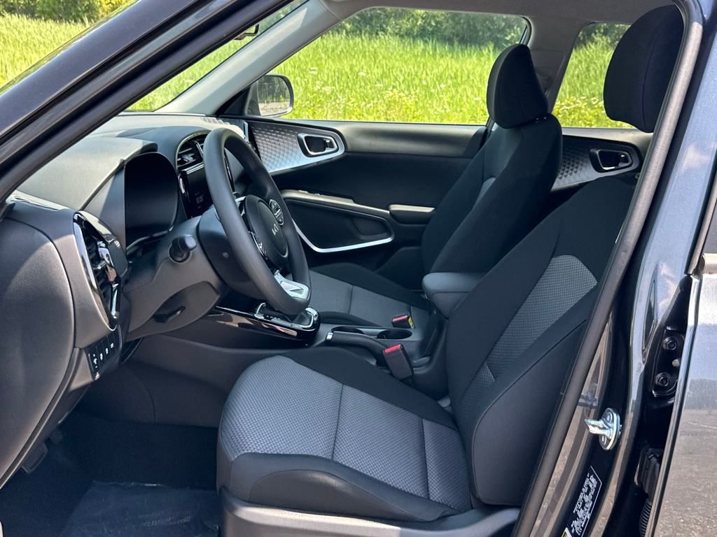2025 Kia Soul S photo 6