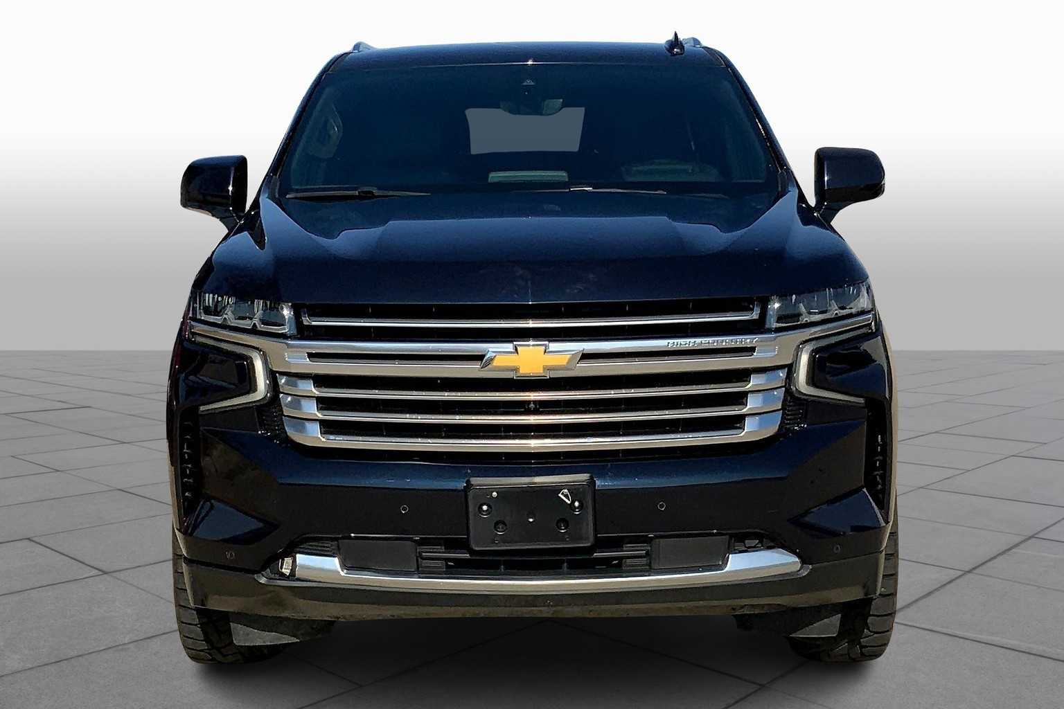 2021 Chevrolet Suburban High Country photo 3