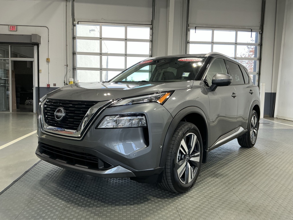 2023 Nissan Rogue SL photo 2