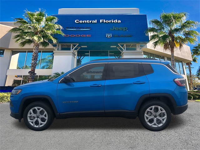 2025 Jeep Compass North Edition Latitude photo 2