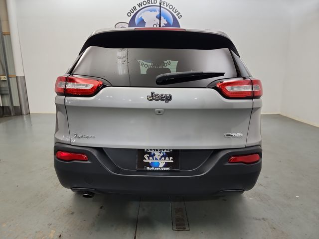 2016 Jeep Cherokee Latitude photo 5