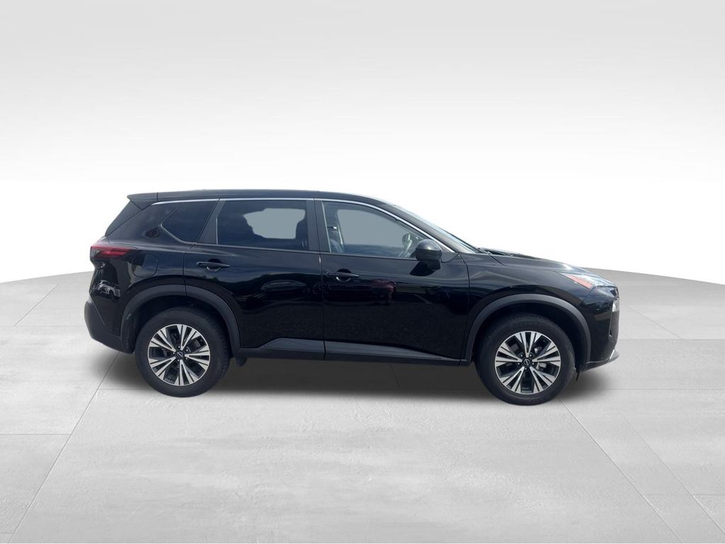 2023 Nissan Rogue SV photo 3