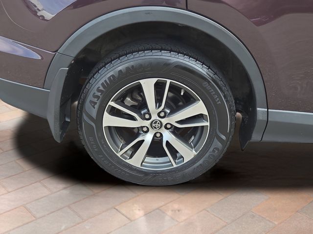 2017 Toyota RAV4 XLE photo 19