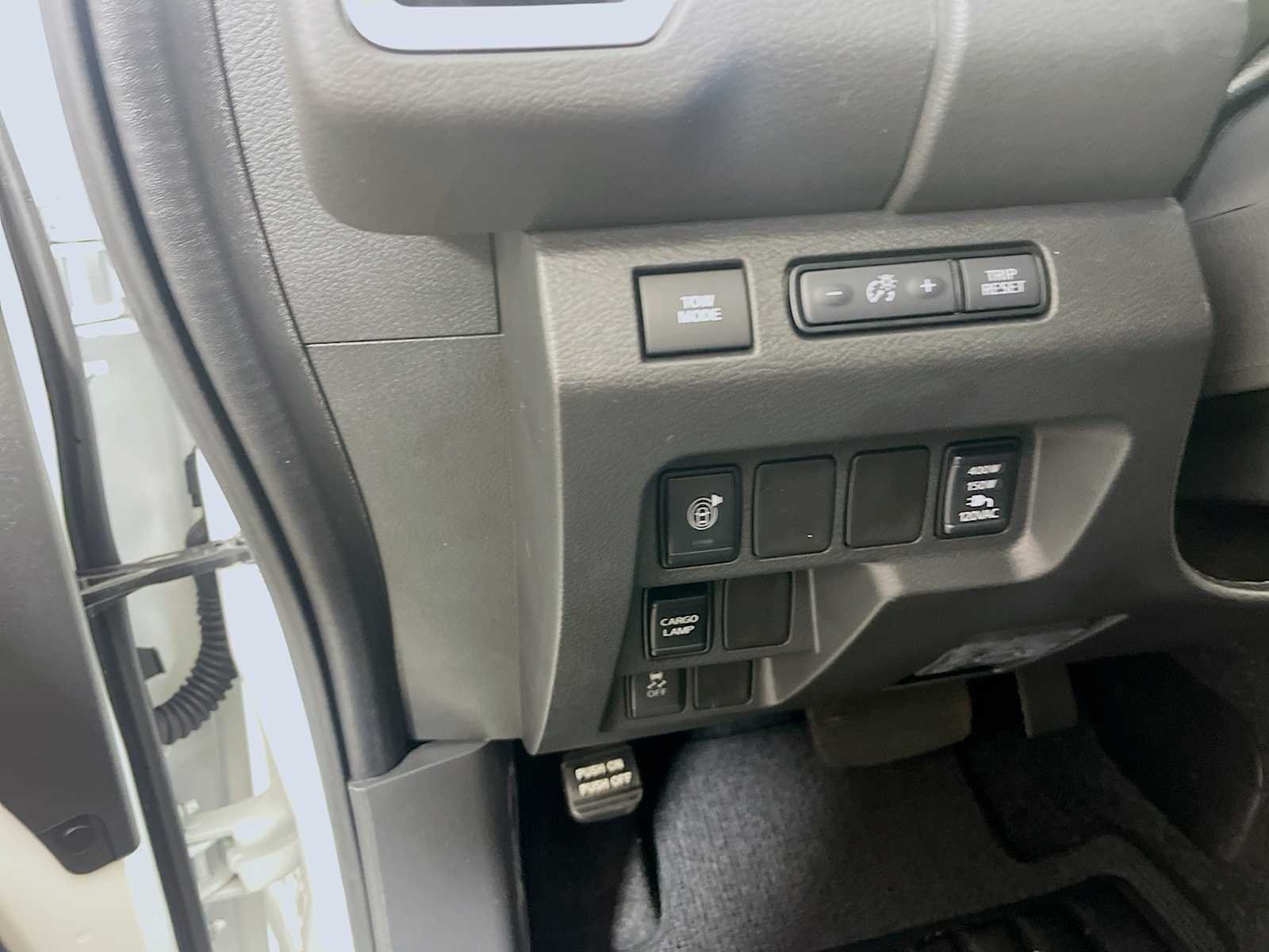 2025 Nissan Frontier SV photo 7