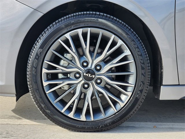 2022 Kia Forte GT-Line photo 8