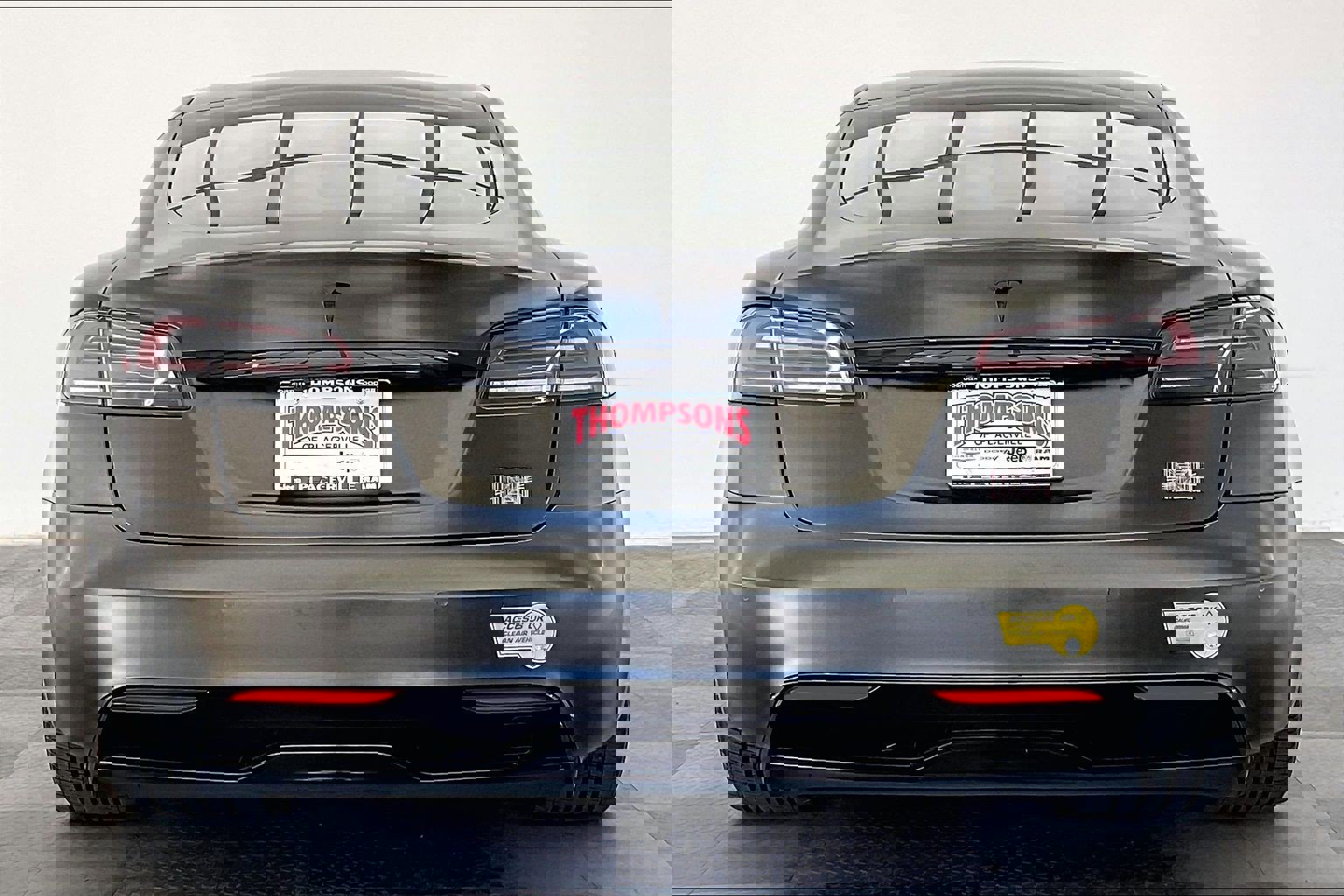 2022 Tesla Model S Plaid photo 3