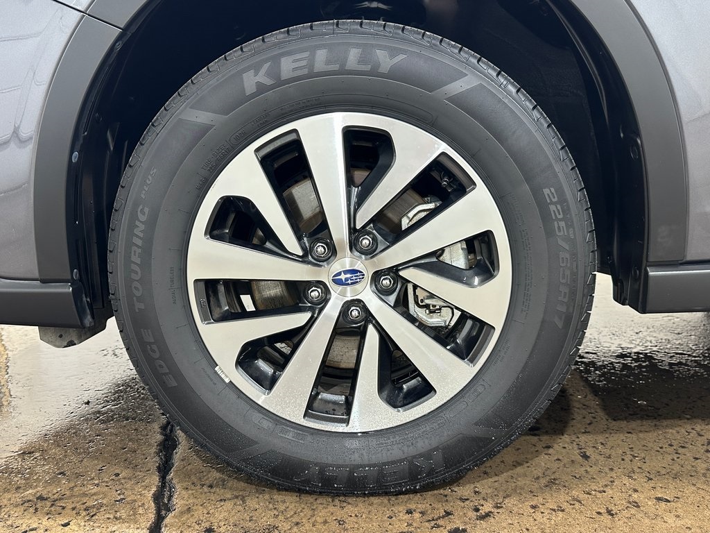 2020 Subaru Outback Premium photo 2