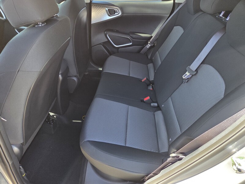 2025 Kia Soul LX photo 6