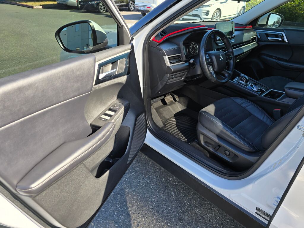 2023 Mitsubishi Outlander SE Black Edition Ralliart photo 18